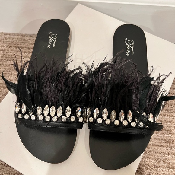 Bohemian Style Rhinestone Sandals - Picture 2 of 3